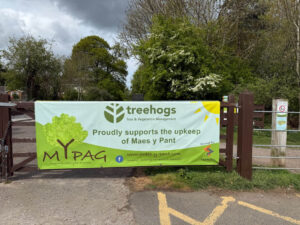 MYPAG Banner on the gate Treehogs (1)